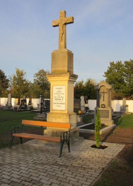 Friedhofskreuz